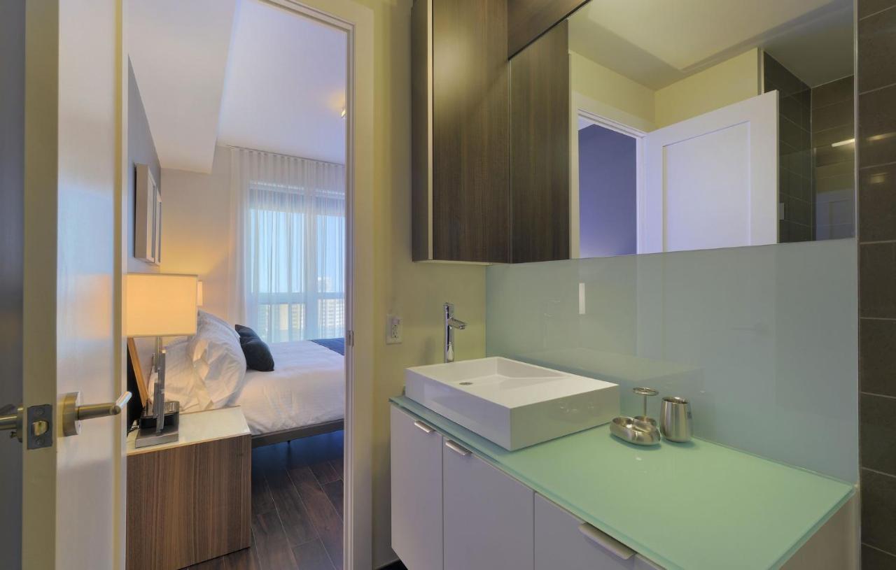 Delsuites - 300 Front Street - 30 Night Stays Торонто Экстерьер фото