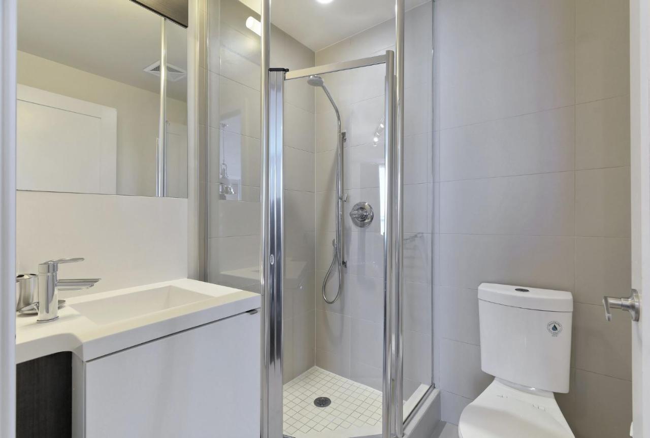 Delsuites - 300 Front Street - 30 Night Stays Торонто Экстерьер фото